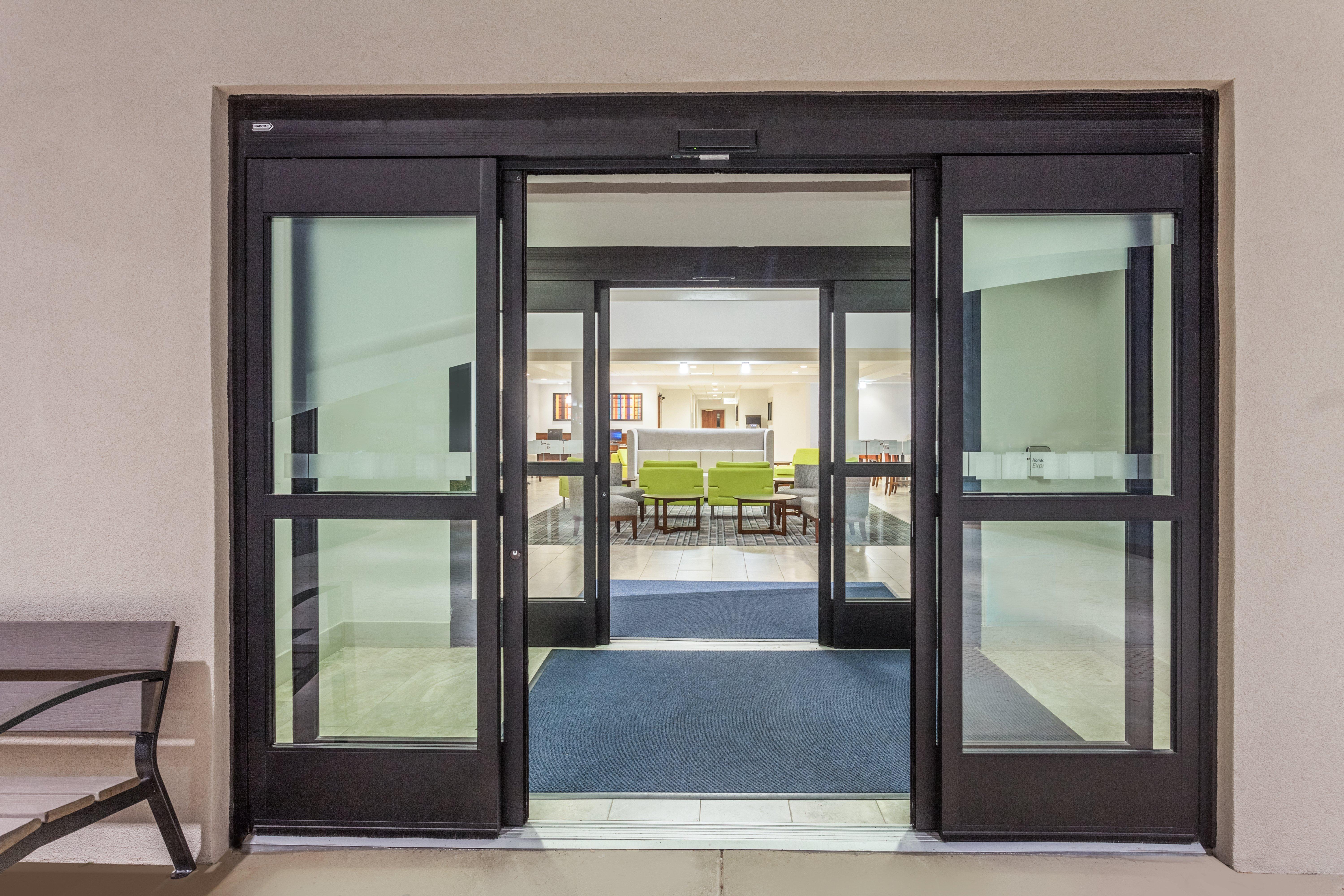 Holiday Inn Express & Suites Augusta West - Ft Gordon Area By Ihg Exterior photo